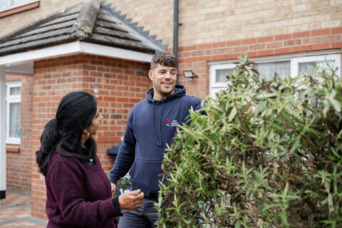 Maintenance-conttractor-talking-to-customer-outside-6